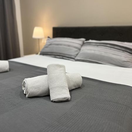 Apartamenticos Plaza Las Armas III Zaragoza Dış mekan fotoğraf